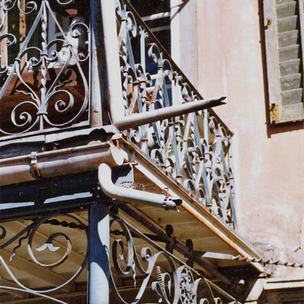 Detailaufnahme der Wasserspeier bei den Balkonen. Einige Elemente müssen ausgetauscht, andere können wieder­verwendet werden. 